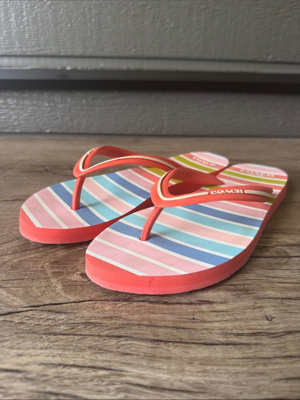 Coach Women’s Coral Striped Flip Flops with Multicolor Footbed size 9/10